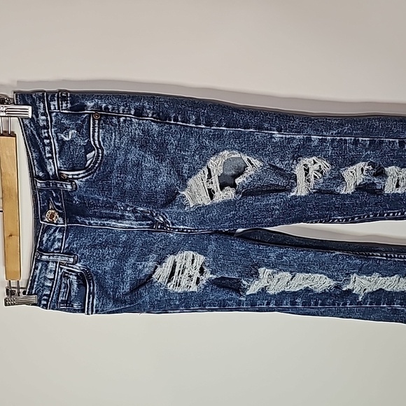 Bluenotes size 2 high rise stretch mom jean - Picture 2 of 7